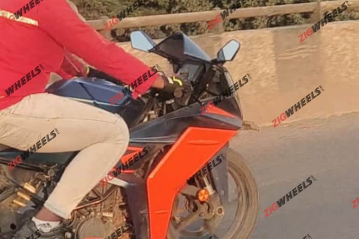 KTM RC 160 spy shots