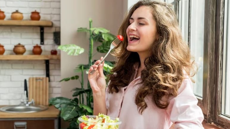 Can Eating Slowly Reduce Stress? Gut Doctors Explain The Link