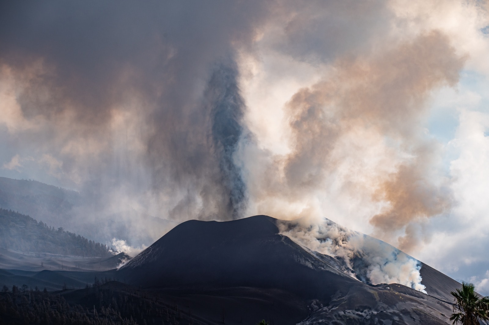 Volcanic Ash From Ethiopia Drifts Toward Delhi: Will It Affect Air Quality?