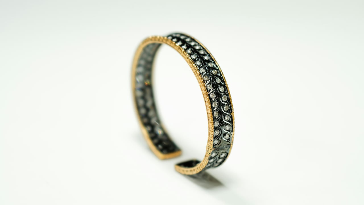 Minimal vs Statement Bracelets: What Works Best For You?