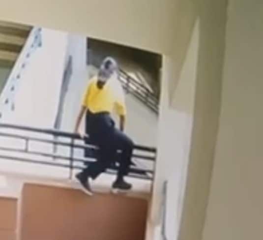 चौथी मंजिल की रेलिंग पर चढ़कर कूदी छात्रा अमायरा चौथी मंजिल की रेलिंग पर चढ़कर कूदी छात्रा अमायरा