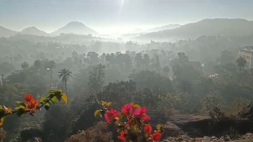 Rajasthan Weather: राजस्थान के माउंट आबू में 'कश्मीर' वाला अहसास! पारा 1°C तक गिरा, 9 जिलों में जारी शीतलहर की चेतावनी