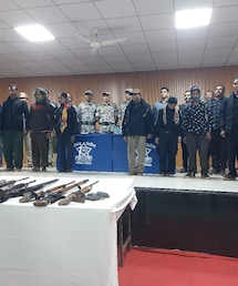 MMC जोन के नक्सली नेता अनंत ने कर दिया सरेंडर, देखें तस्वीरें