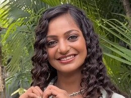 घुंघराले बाल, कजरारी आंखें...मोनालिसा का नया लुक देख लोग बोले मॉडल बन गई