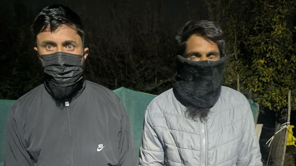 Security Forces Capture Two Hybrid Terrorists With Weapons in Sopore, Jammu and Kashmir