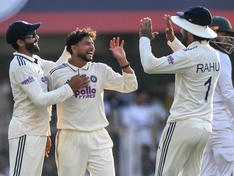 India vs South Africa LIVE Score, 2nd Test Day 2: Kuldeep Yadav Eyes Fifer; India Desperate For Early Wickets