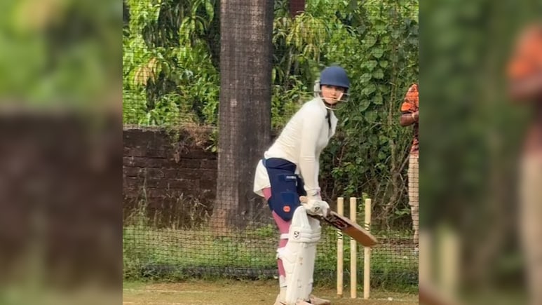 लड़का से लड़की बनी अनाया बांगर की क्रिकेट में धमाकेदार वापसी, चौके-छक्कों से मचाया धमाल- VIDEO वायरल