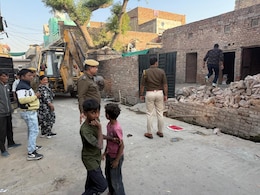  श्री गंगानगर में सरकारी जमीन पर बना रखा था ड्रग हब, पुलिस ने बुलडोज़र चलाकर किया कब्ज़ा मुक्त