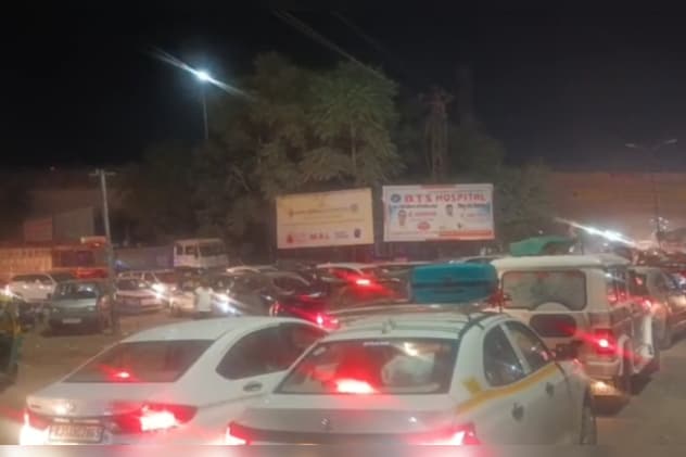 मरीज वाहन जाम में फंसे होने के कारण समय पर अस्पताल नहीं पहुंच सके