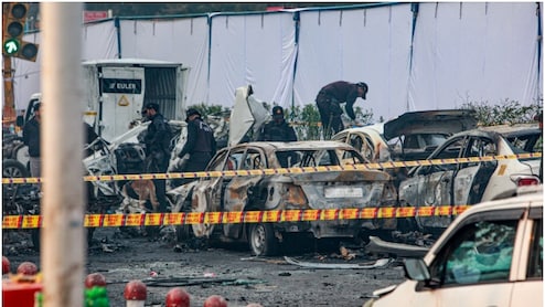 Delhi Blast Live Updates: लाल किला अभी रहेगा बंद, धमाके की गुत्थी सुलझा रही NIA; दिल्ली सरकार ने की मुआवजे की घोषणा