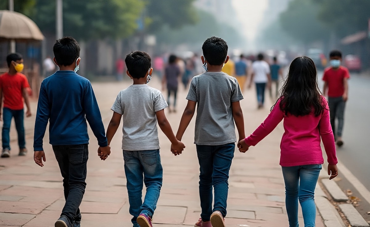 दिल्ली NCR में बच्चों को पॉल्यूशन से बचाने के लिए क्या करें? 5 तरीके जो जहरीली हवा से देंगे सुरक्षा कवर