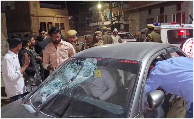Rajasthan: 'रजिया बनी राधिका' की रंजिश! बाड़मेर में मां-बेटे पर जानलेवा हमला, कार तोड़ी; 3 संदिग्ध हिरासत में, RAC तैनात