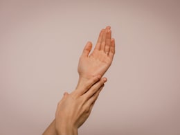 7 Everyday Habits That Are Destroying Your Skin