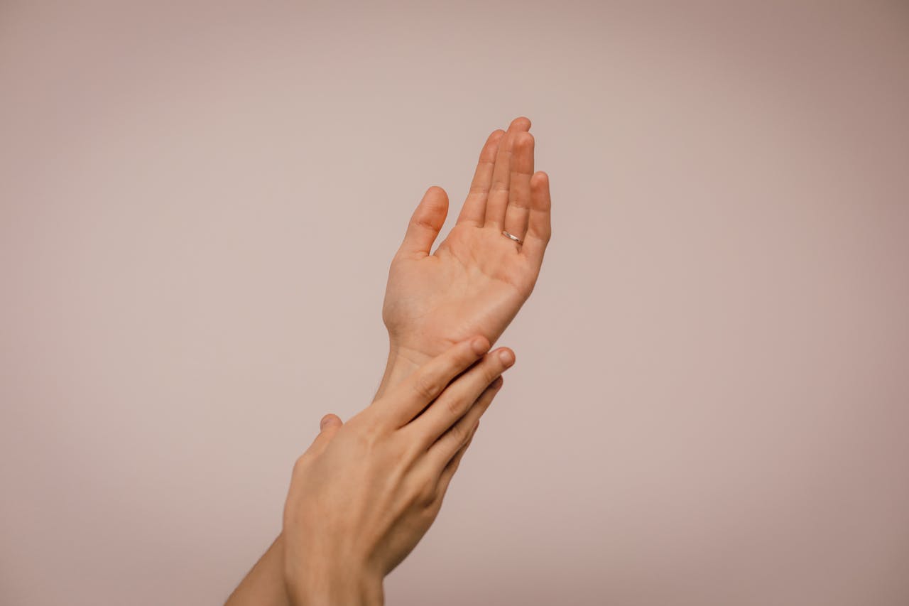 7 Everyday Habits That Are Destroying Your Skin