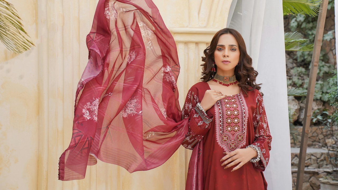 Top Kurtas That Transition From Casual to Festive In Seconds Top Kurtas That Transition From Casual to Festive In Seconds