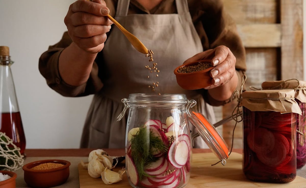 Probiotics Alone May Not Fix Gut Issues, Warns Nutritionist Lovneet Batra