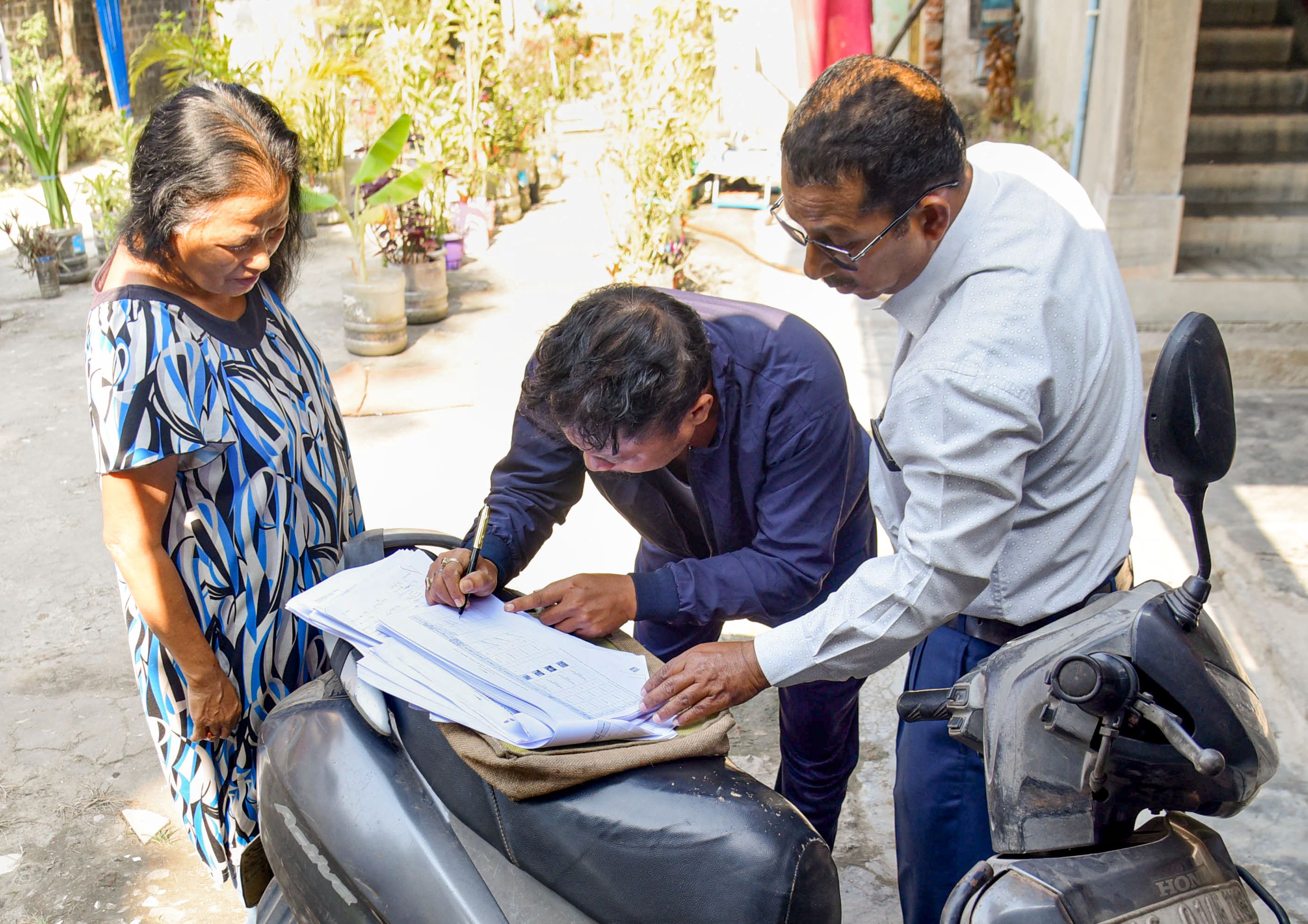 SIR-2.0 का काम कितना पूरा, चुनाव आयोग ने 12 राज्यों का दिया अपडेट; इस मामले में UP सबसे पीछे