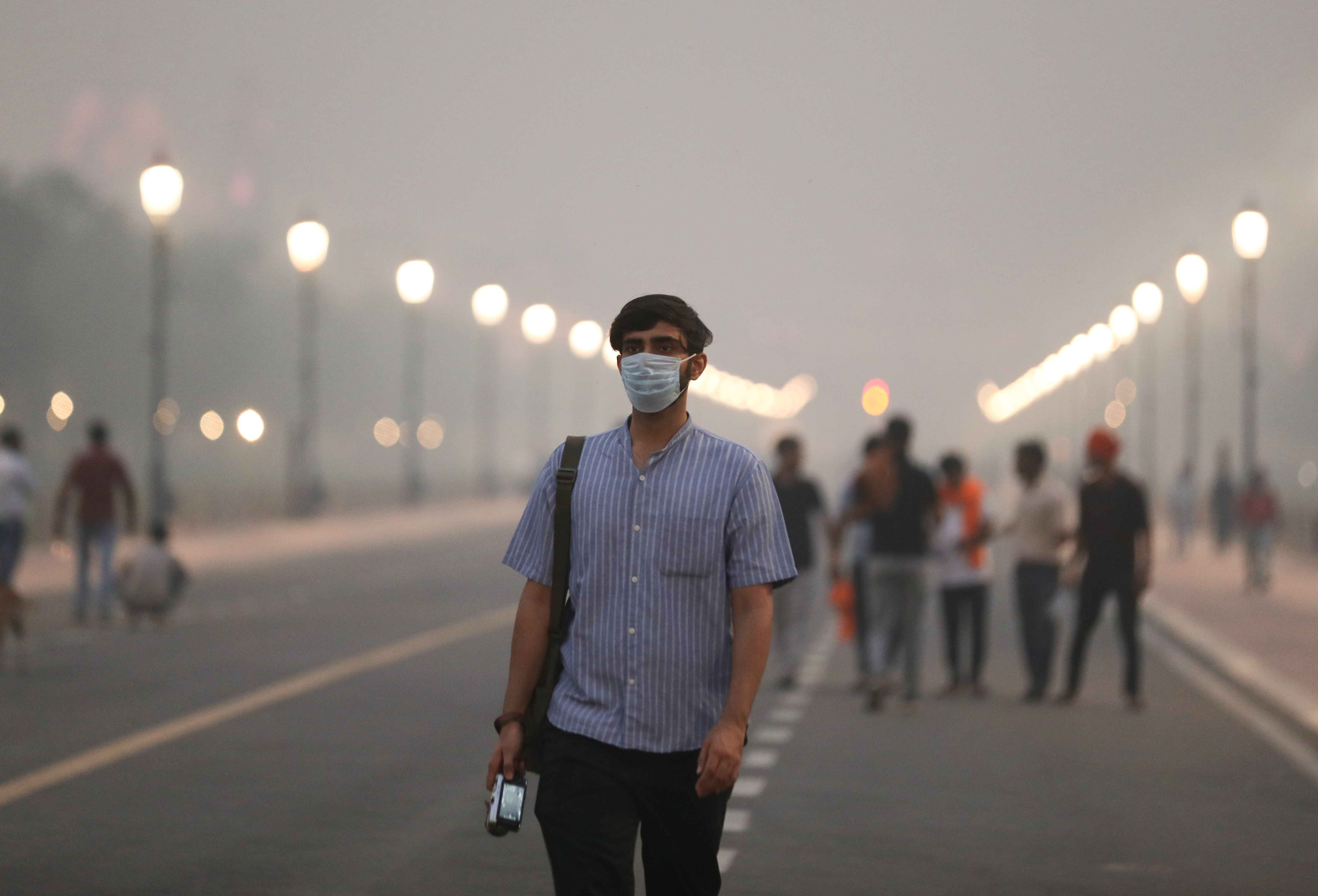 Delhi's Air Quality Nears 'Severe' Mark, Thick Smog Lowers Visibility