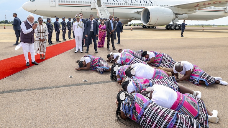 G 20 शिखर सम्मेलन 2025 के लिए जोहान्सबर्ग पहुंचे पीएम मोदी कर रहे ताबड़तोड़ मीटिंग, जानिए किनसे मिले