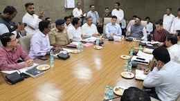 Thane News : घोडबंदर रोडवरील ट्रॅफिक जामपासून सुटका होण्यासाठी सरनाईक यांनी दिले अंतिम टाईम टेबल, वाचा सविस्तर