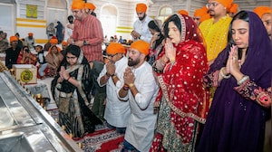 Union Minister Chirag Paswan Seeks Blessing At Patna Sahib Gurudwara With Family