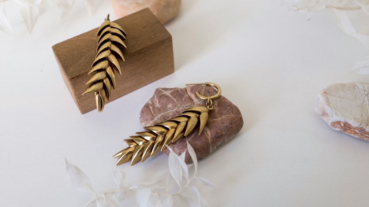 Discover the latest minimalist earrings under ₹900 available during Myntras Black Friday Sale Discover the latest minimalist earrings under ₹900 available during Myntras Black Friday Sale