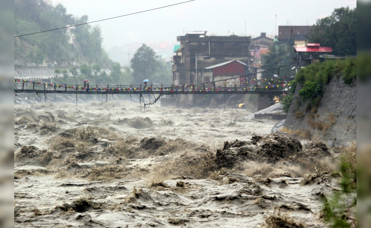 अब तो संभल जाओ! इस साल लगभग हर दिन इंसानों ने झेला प्रकृति का कहर