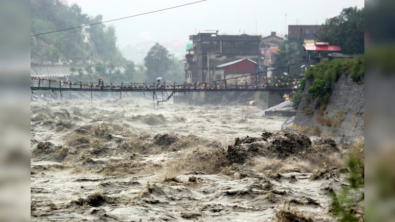 अब तो संभल जाओ! इस साल लगभग हर दिन इंसानों ने झेला प्रकृति का कहर