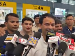 Tej Pratap's Airport Meet With BJP's Ravi Kishan Sparks Speculations