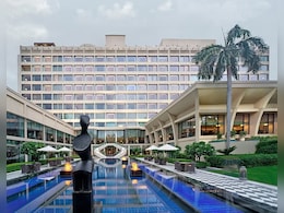 ईरान- इजरायल युद्ध से हवाई सेवा प्रभावित, फ्लाइट कैंसिल होने के कारण होटल्स में बढ़ी ऑक्युपेंसी