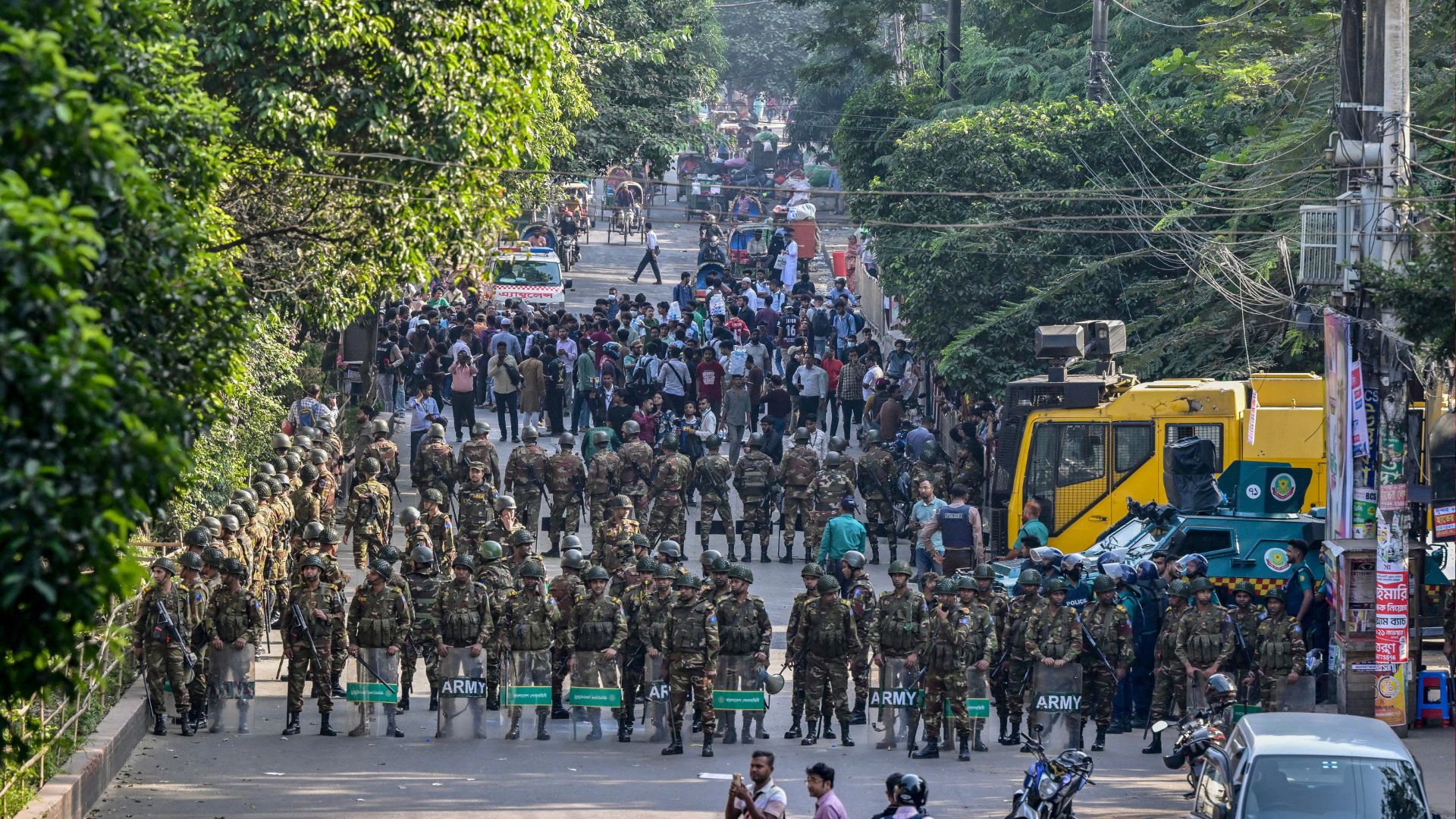 शेख हसीना को मौत की सजा सुनाए जाने के बाद बांग्लादेश के हालात कैसे हैं?