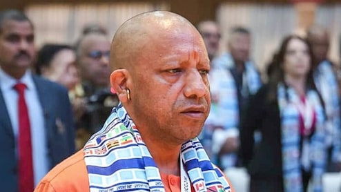 घुसपैठियों पर क्या है योगी का डिटेंशन सेंटर प्लान, UP के सभी जिलों के DM को मिले कौन से आदेश