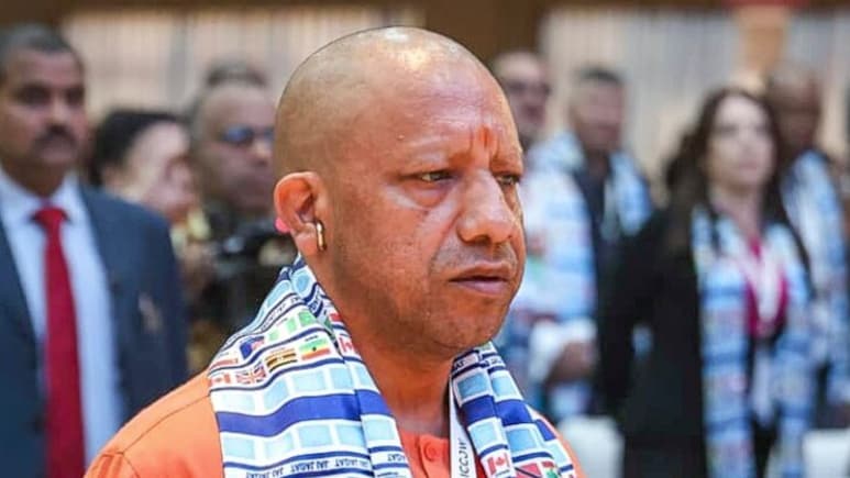 घुसपैठियों पर क्या है योगी का डिटेंशन सेंटर प्लान, UP के सभी जिलों के DM को मिले कौन से आदेश