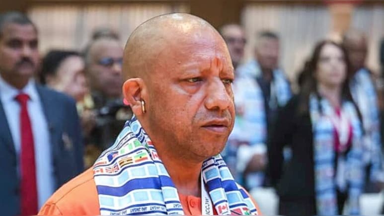 यूपी में नशीली कफ सिरप पर बड़ा एक्शन! 161 फर्मों पर FIR, 85 को किया गिरफ्तार &nbsp;