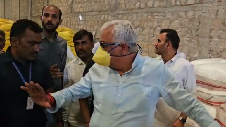 किरोड़ी लाल का तीन खाद फैक्ट्रियों पर छापा, यूरिया की ब्लैक बिक्री का भंडाफोड़; फैक्ट्री मालिक तलब