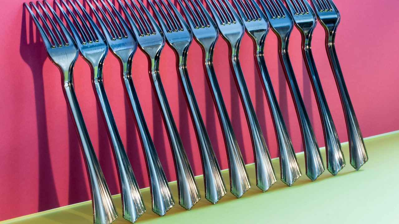 Use soapnut water for natural cleaning of the cutlery