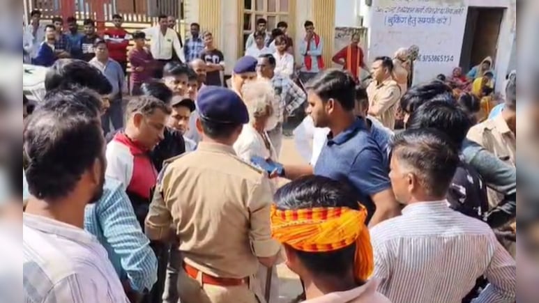 ग्वालियर कीटनाशक हादसा: घर में छिड़काव के बाद निकली गैस, बच्चे की मौत, माता-पिता और बेटी गंभीर 