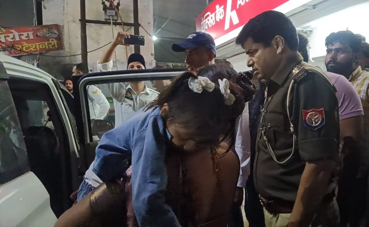 घटना के बाद आरोपी कार चालक अपनी बच्ची को कार में ही छोड़कर फरार हो गया था. 