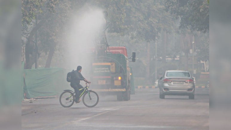 दिल्ली की इन सड़कों का धूल कहीं आपको कर तो नहीं रहा बीमार? CAQM ने जारी कर दी है चेतावनी