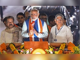 पटना में पीएम मोदी का मेगा रोड शो, हर तरफ भीड़ ही भीड़, महिलाओं ने उतारी आरती