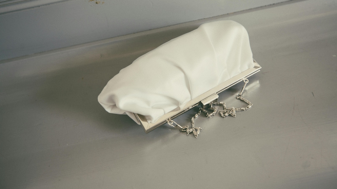 How To Choose The Best Minimalist Clutch Styles