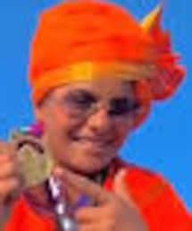 सिर पर साफा, हाथ में ट्रॉफी.... दोस्तों संग ढोल-नगाड़ों पर जमकर थिरकी क्रांति गौड़, घुवारा में ऐसे हुआ भव्य स्वागत