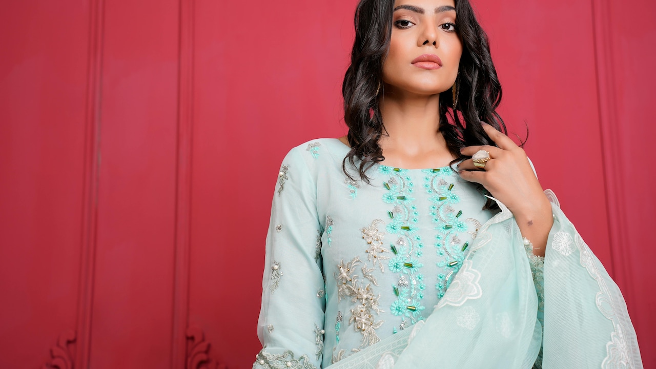 How To Fix Kurtas That Do Not Fit Fuller Busts: Here IS A Flattering Fix