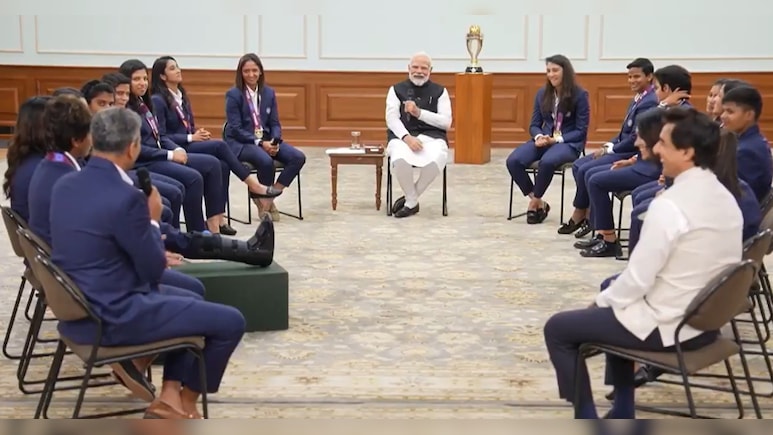 VIDEO: सर ऐसे-ऐसे सवाल.. बाल सफेद हो गए मेरे, अमोल मजूमदार ने बताई जीत की इनसाइड स्टोरी