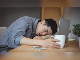 रात में सोने के बाद भी दिन में नींद क्यों आती है? जानें दिन में नींद भगाने के लिए क्या करना चाहिए