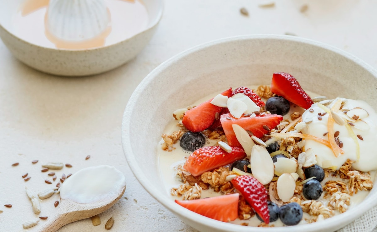 From Oats To Avocado Toast, Gut Doctor Ranks Popular Breakfast Options