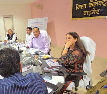 बाड़मेर की DISHA बैठक में हंगामा, रविंद्र भाटी-उम्मेदाराम बेनीवाल का दिखा सख्त लहजा; अधिकारियों को लगाई फटकार