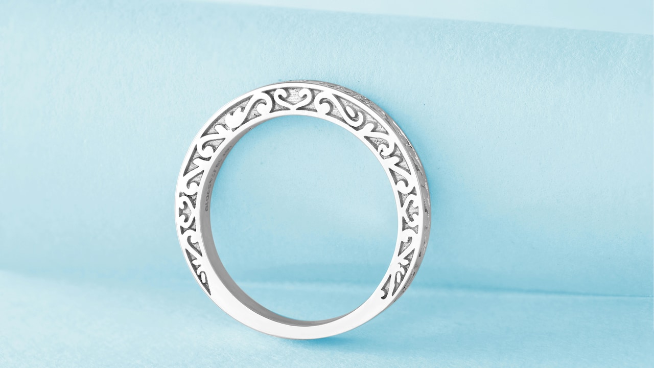 Shine Without the Rash: The Best Jewellery Metals for Sweat-Prone Skin Shine Without the Rash: The Best Jewellery Metals for Sweat-Prone Skin