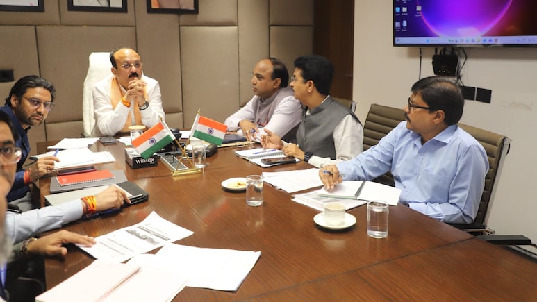 "Visible Change Needed": Delhi Minister Pulls Up Civic Body Over Pollution