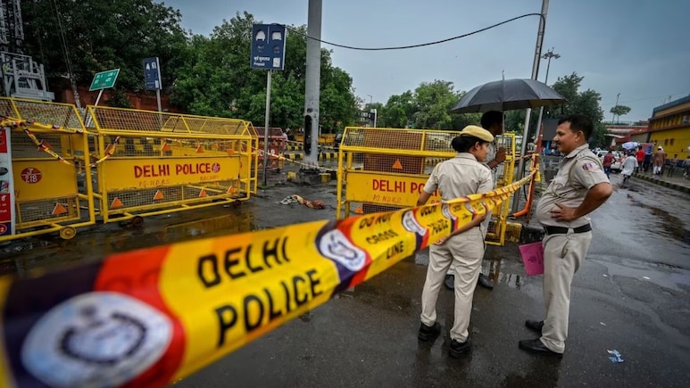 1100 किलोमीटर पीछा और 'चप्पल' का सुराग, दिल्ली पुलिस ने फिल्मी स्टाइल में दबोचा साइको किलर